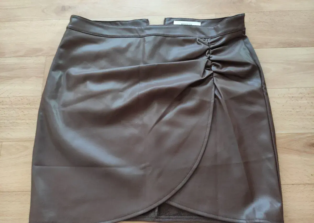 Damska kozena sukna RESERVED