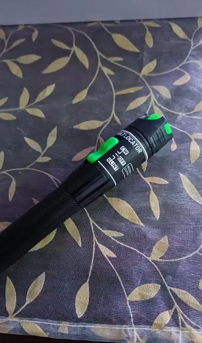 Laser na kontrolu optického kabla