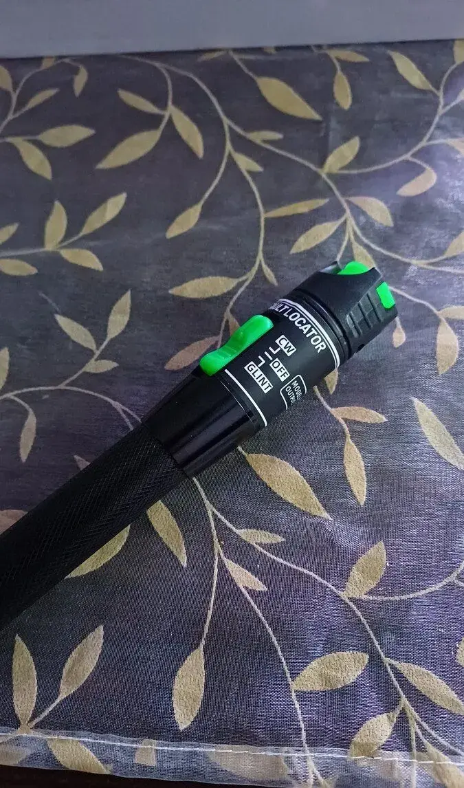 Laser na kontrolu optického kabla