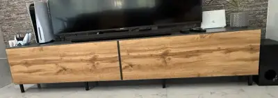 Skrinka pod tv