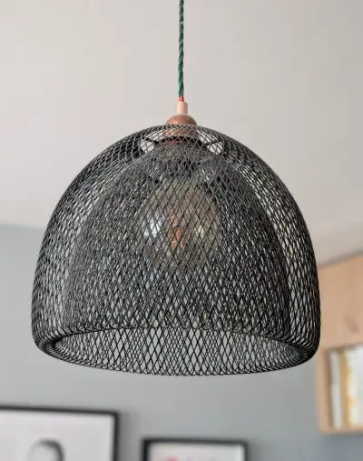 Závesná kovová lampa 28 cm