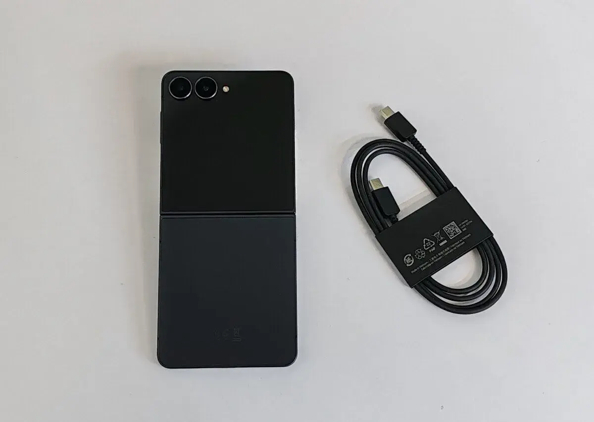 Samsung Galaxy Z Flip 7 512GB - 100% stav