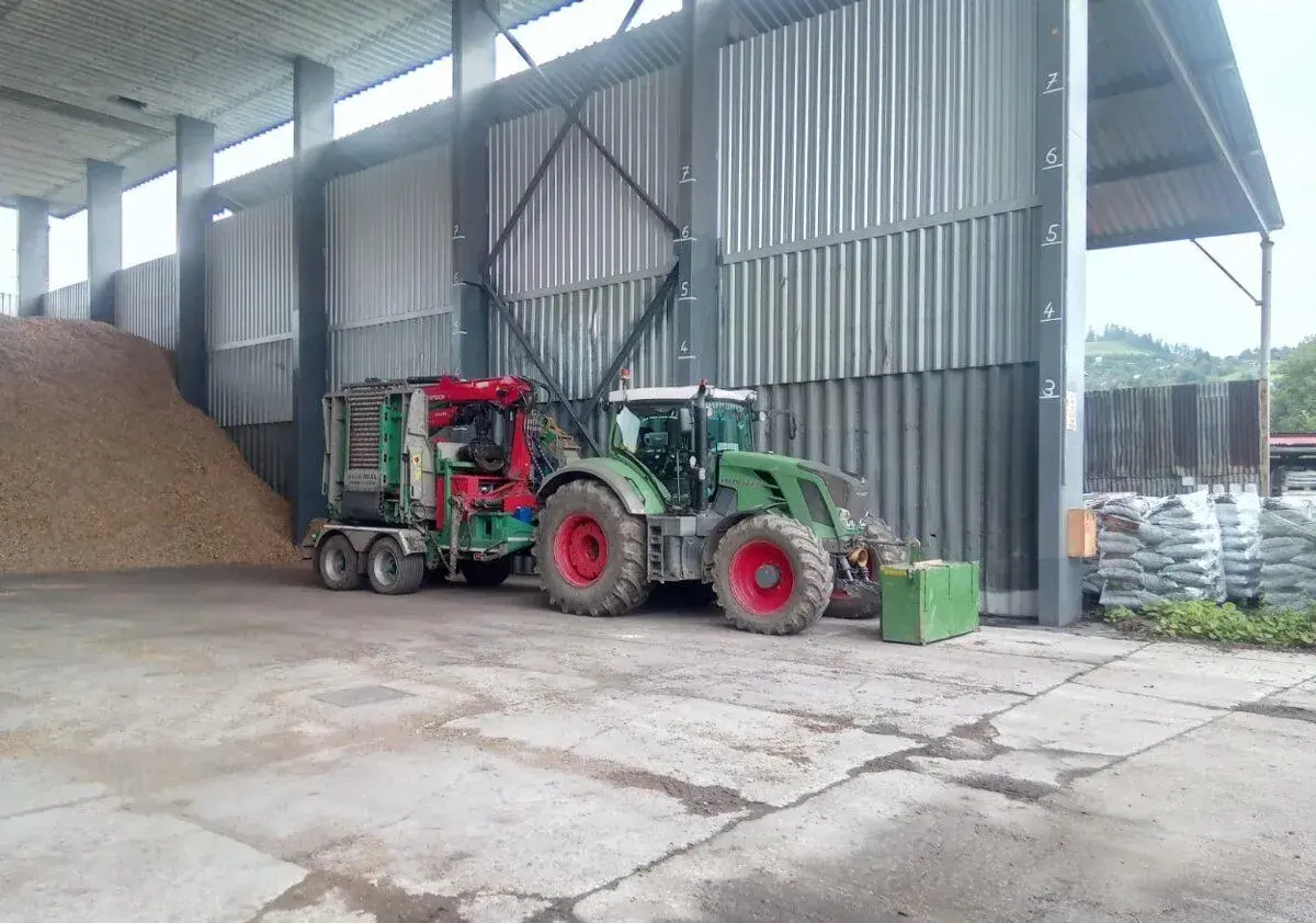 , Traktor Fendt 828 Vario +štiepkovač MUS-MAX 10XL