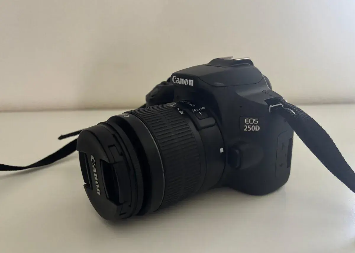 Canon Eos 250D