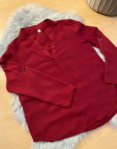 Dámska nenosená blúzka