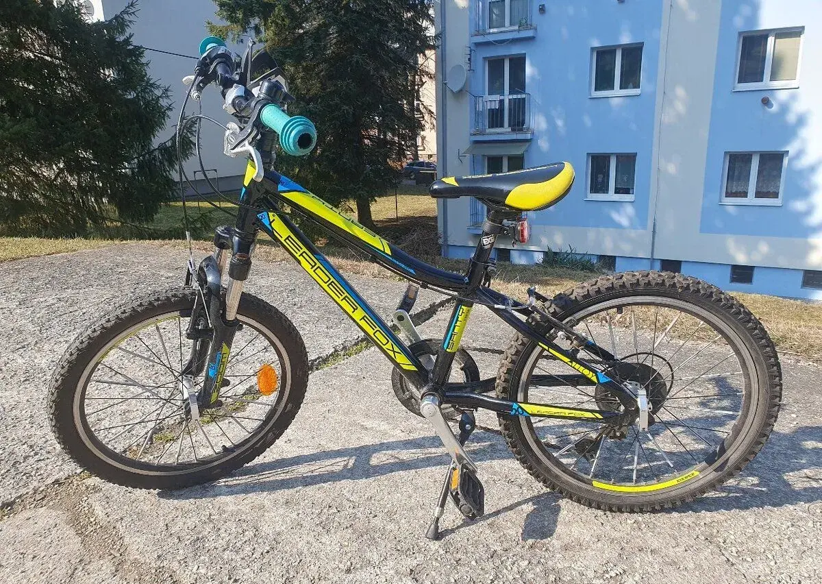 Používaný bicykel '20, a kolobežku