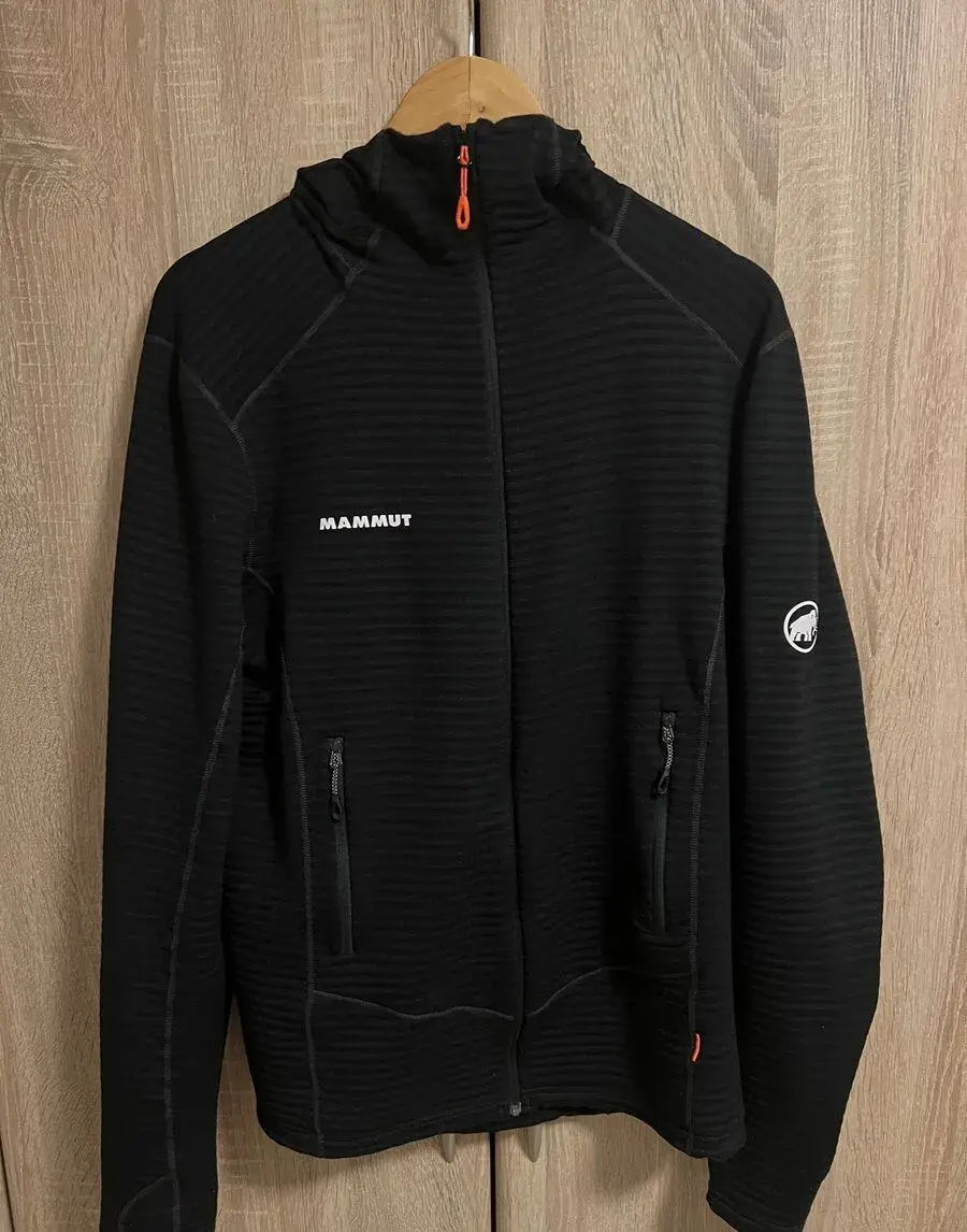 Mikina MAMMUT TAISS LIGHT ML HOODED JACKET