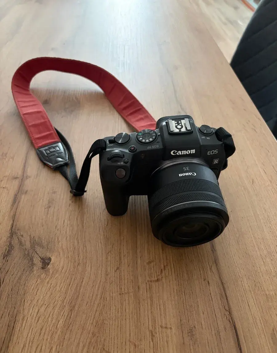 Canon EOS RP + RF 35mm f/1.8 Macro IS STM
