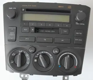 Original autoradio Toyota Avensis