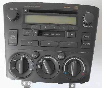 Original autoradio Toyota Avensis