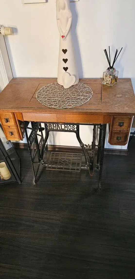 Šijací stroj retro BHALMOS BOBBIN