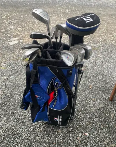 Sadu golfových palíc s taškou