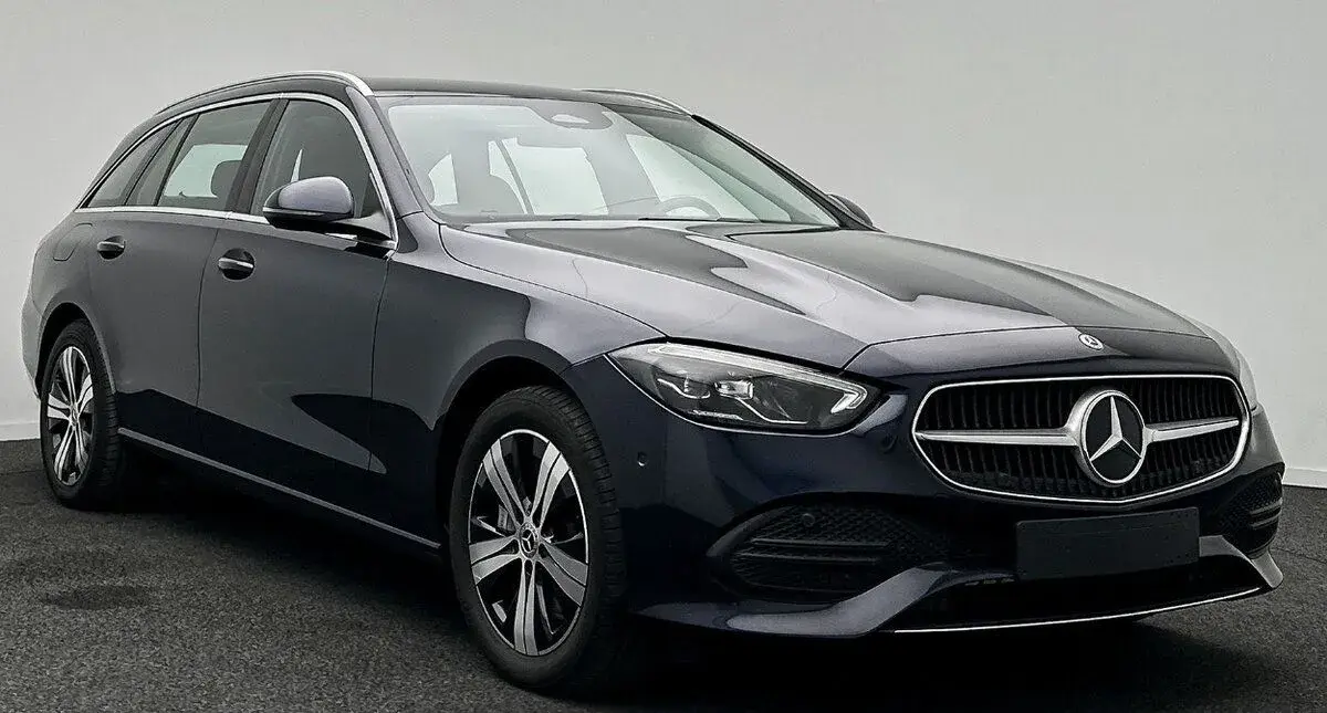 Mercedes-Benz C300E – 100 km