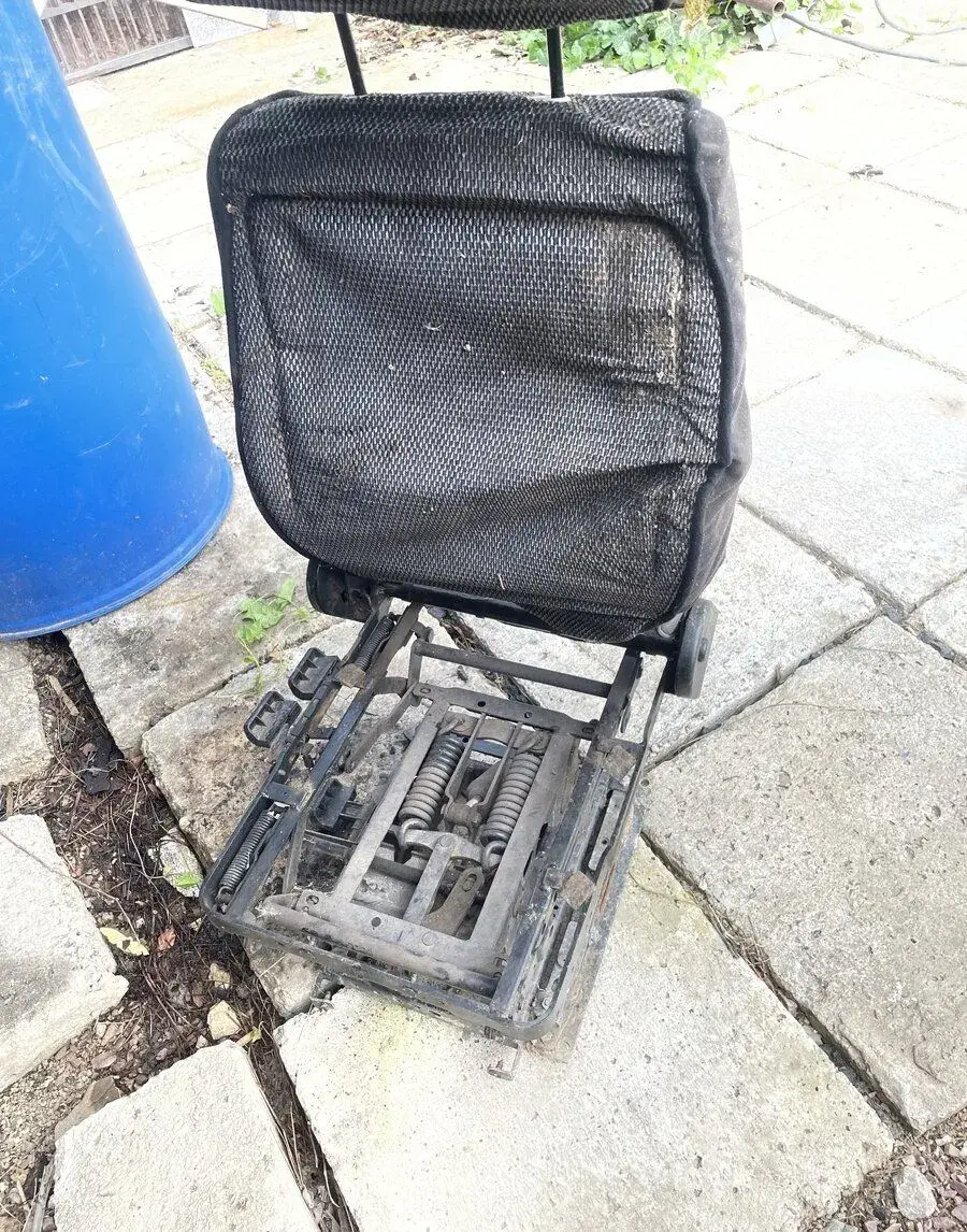 Sedačka odpružená