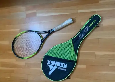 Tenisové rakety PRO KENNEX a Pro Kinetic K28.
