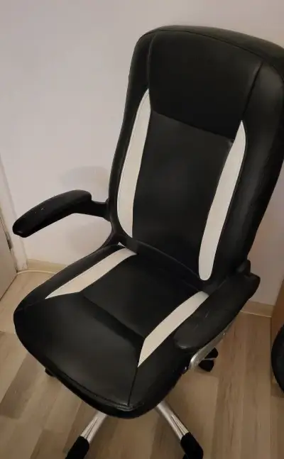 Kancelárske kreslo