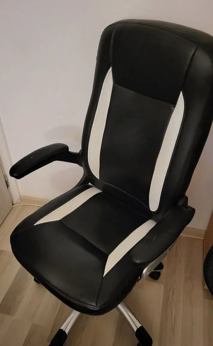 Kancelárske kreslo