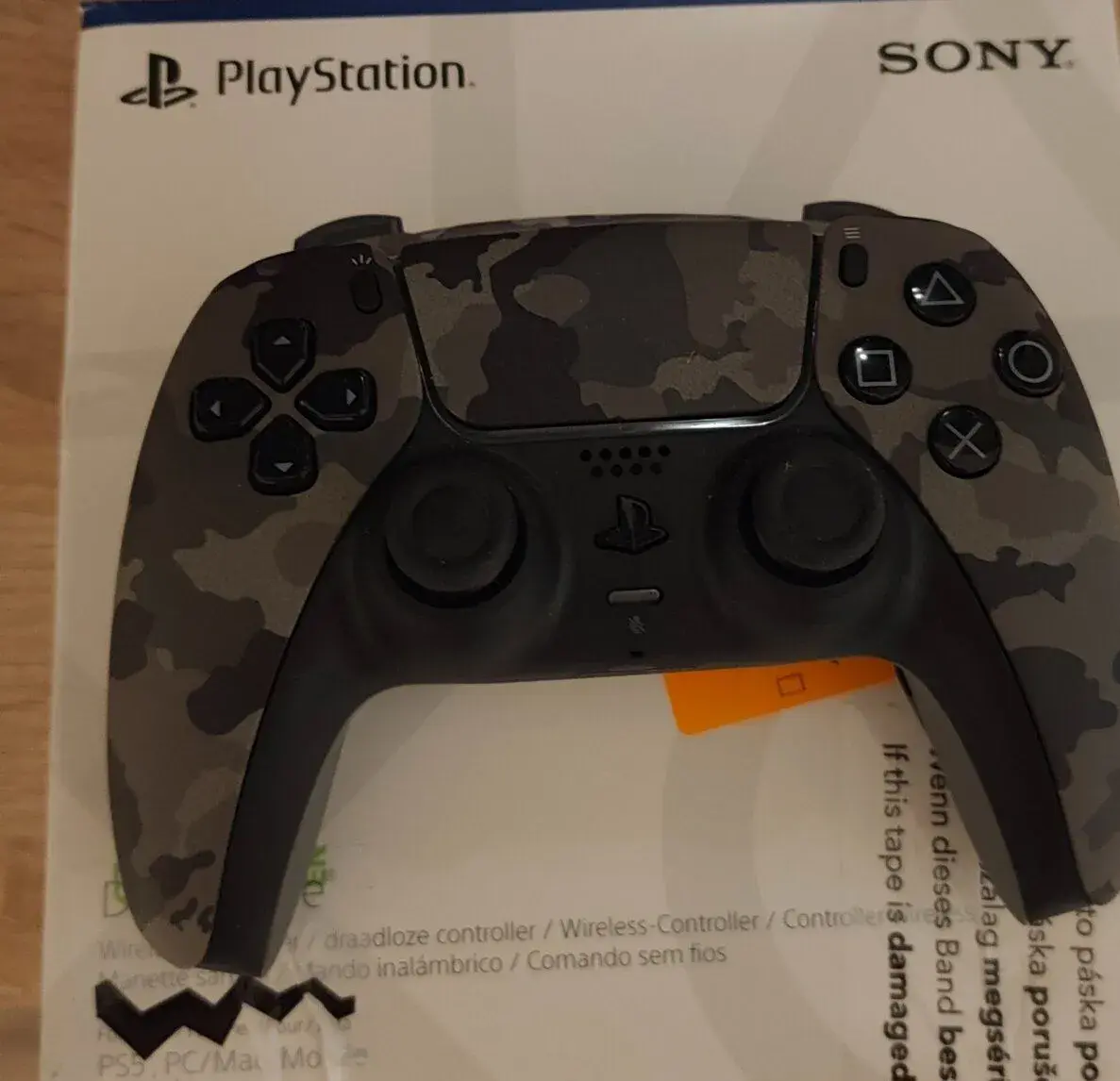 Ovládač dualsesne na PS5 /ako nový