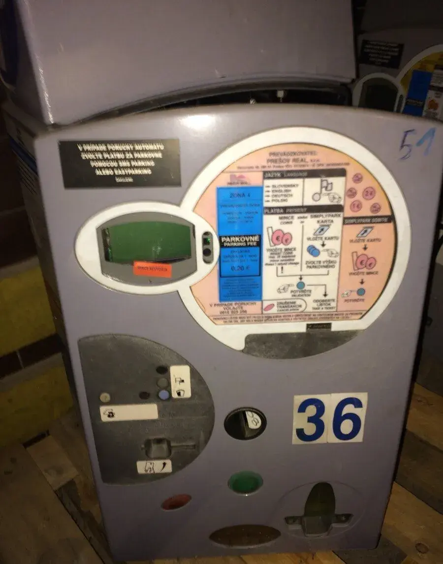 Stojan na elektricky rozvádzač, alebo iné tech. zariadenie
