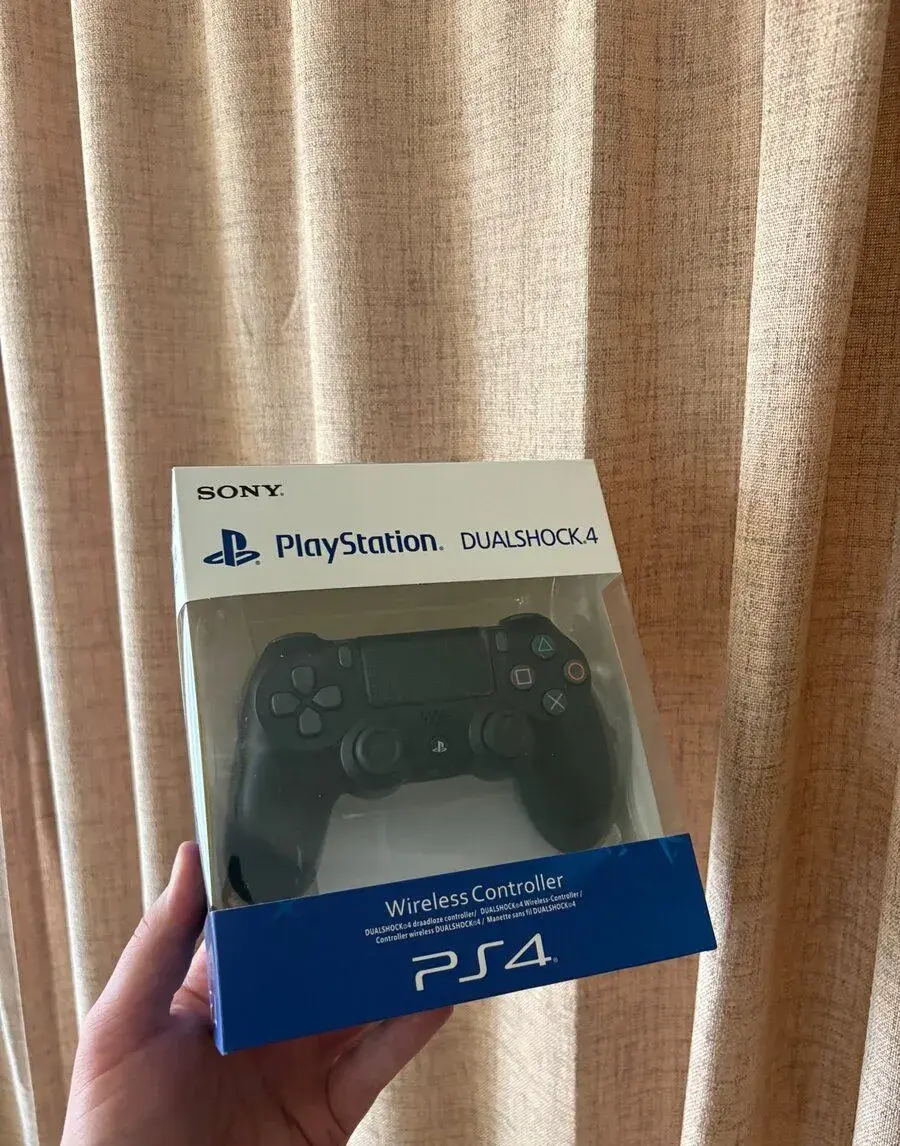 Dualshock 4 ovládač na PS4