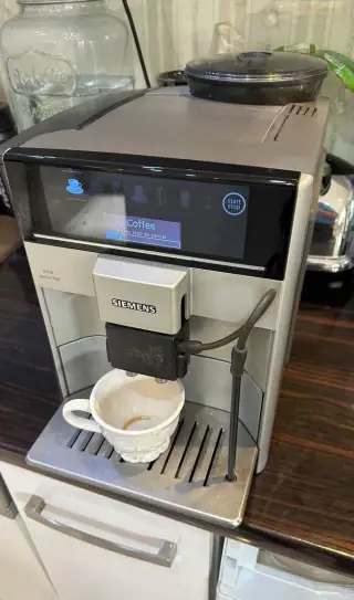 Siemens EQ.6 series 300 (TE613501DE) – plnoautomatický kávov