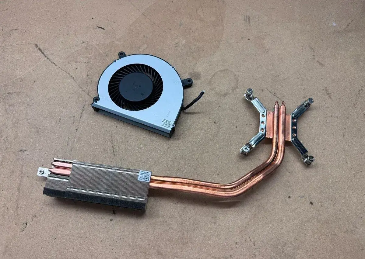 Použité chladič s ventilátorom do AIO DELL 7460.