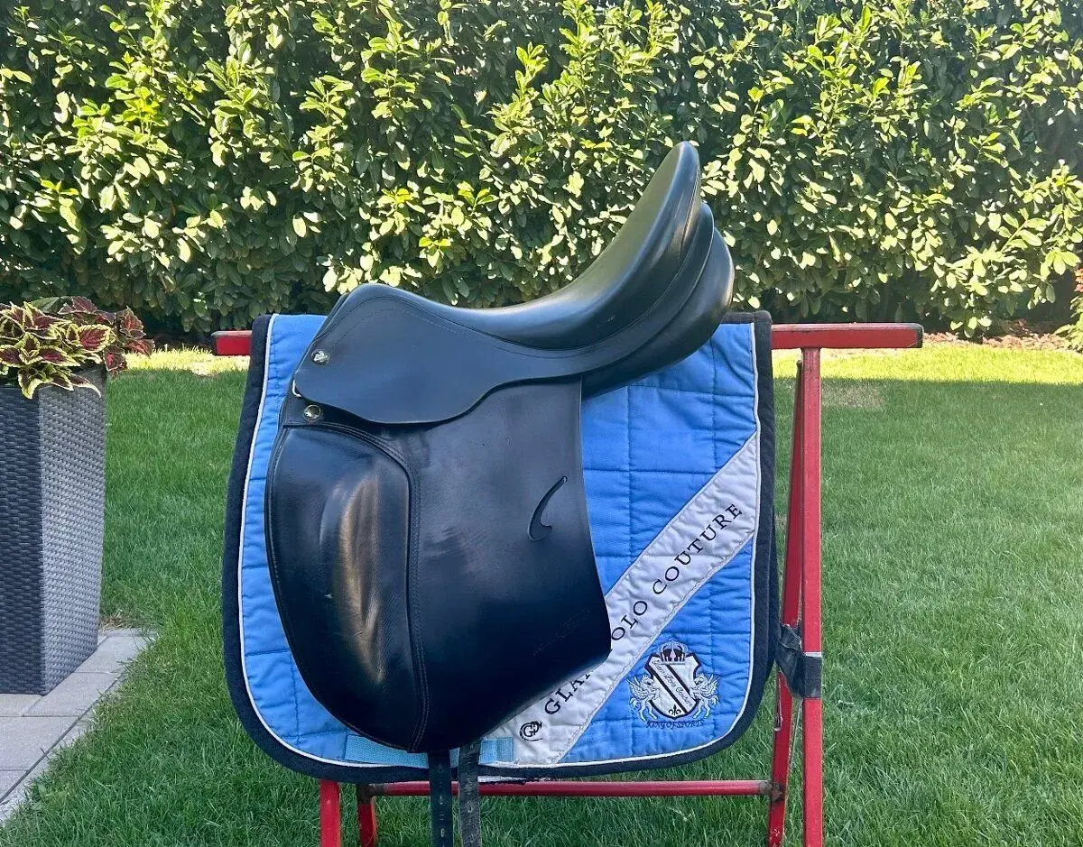 Drezúrne sedlo PRESTIGE ROMA DRESSAGE.