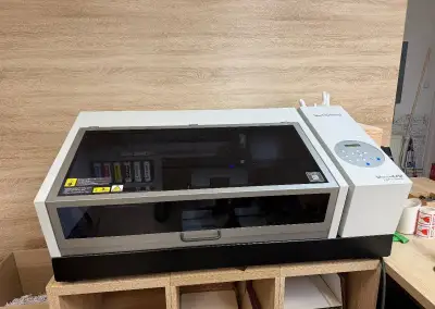 UV tlačiareň Roland LEF2-200