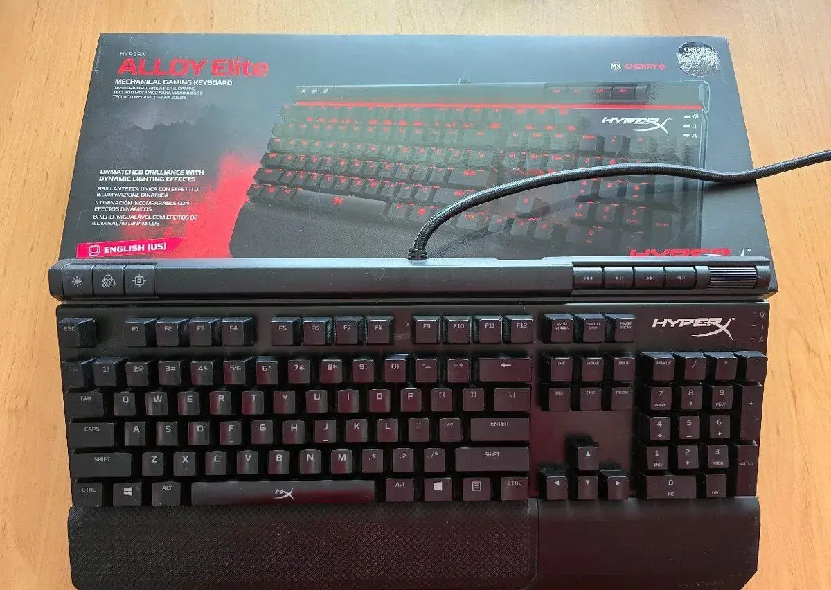 Mechanická klávesnica HyperX Alloy Elite (Cherry MX Brown)