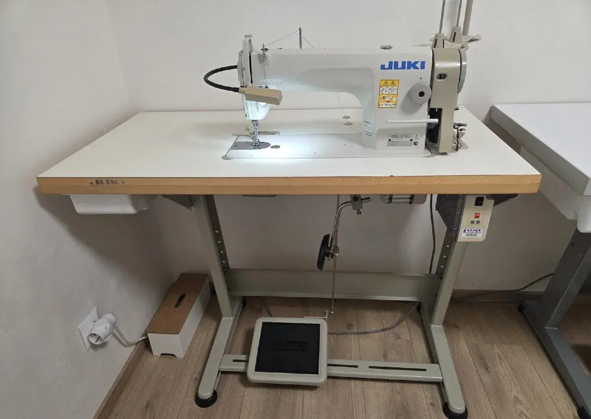Priemyselný šijací stroj JUKI DDL-8700