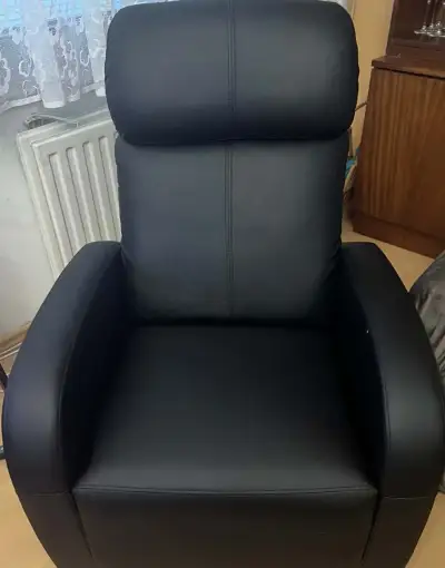 Málo používane Masážne kreslo HOVBORG čierne