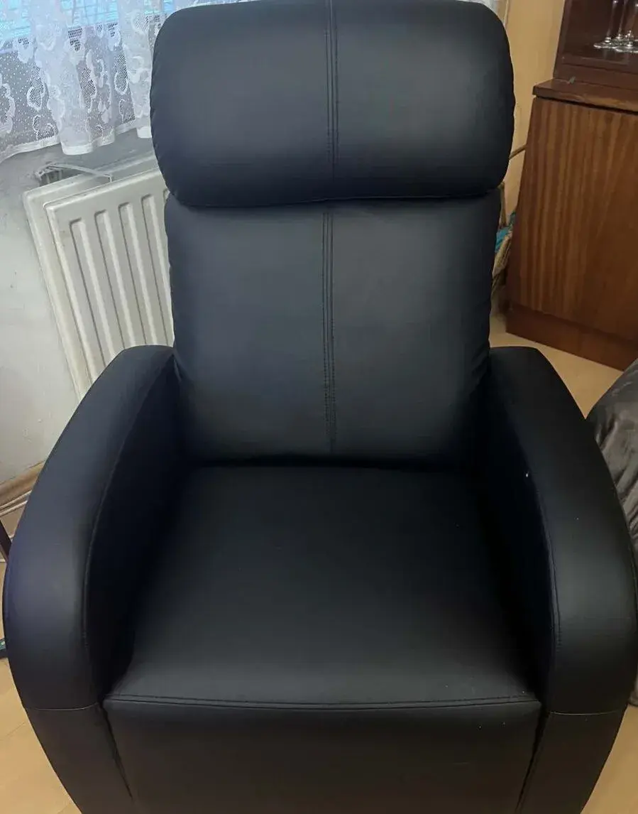 Málo používane Masážne kreslo HOVBORG čierne
