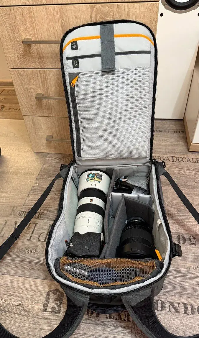 Lowepro Flipside BP 300 AW III, Šedý