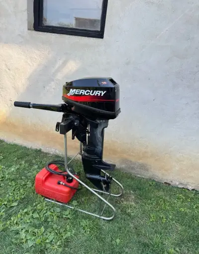 LODNÝ MOTOR MERCURY 10/15 HP 2T - KRÁSNY CHOD + NÁDRŽ