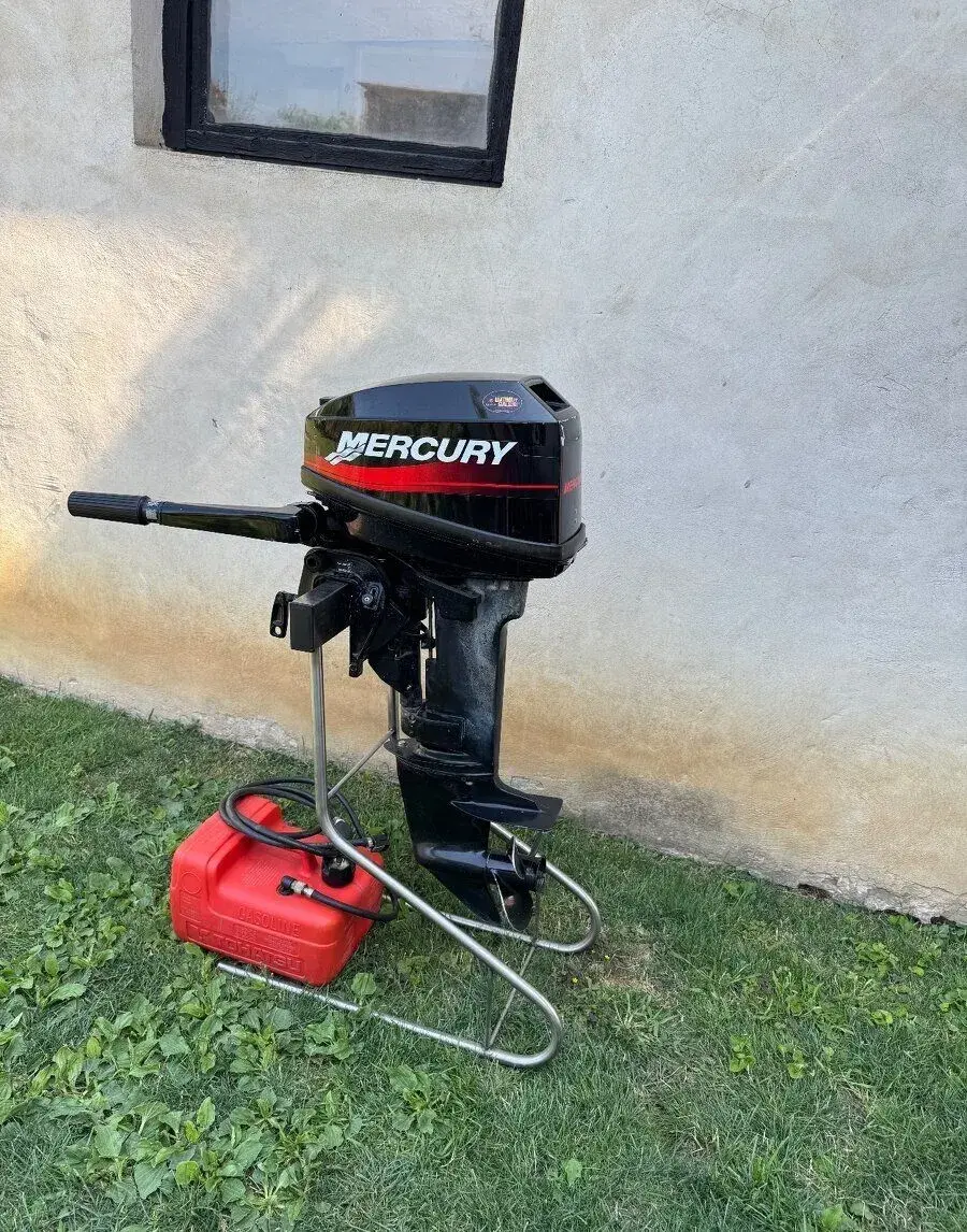 LODNÝ MOTOR MERCURY 10/15 HP 2T - KRÁSNY CHOD + NÁDRŽ