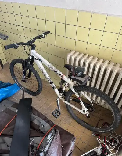 Bicykel Dirt Parade