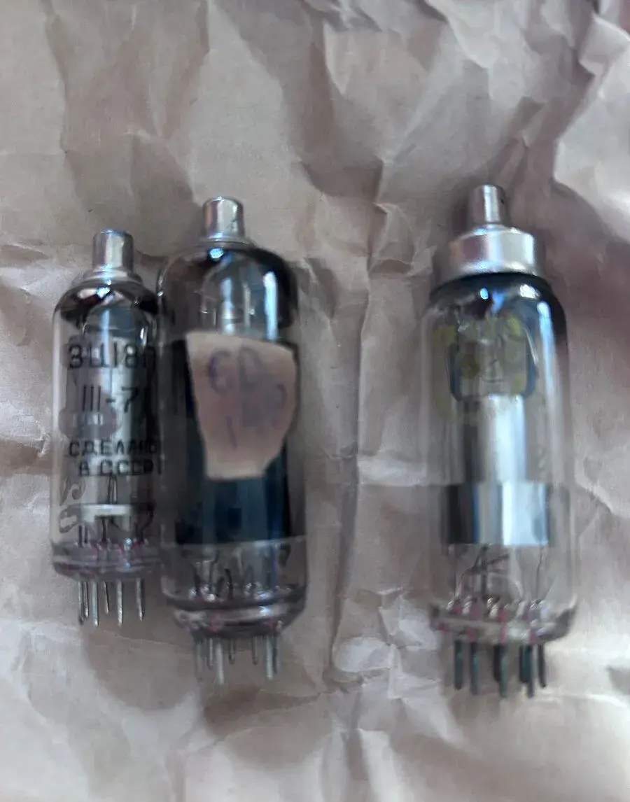 Mix eletroniek priblizne 80-100 ks