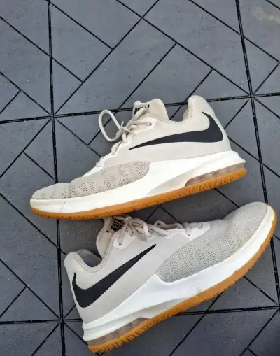 Tenisky Nike na basketbal vel. 41