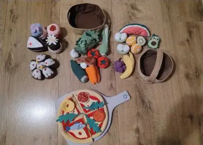 Hračkárske ovocie, zelenina, pizza, zákusky