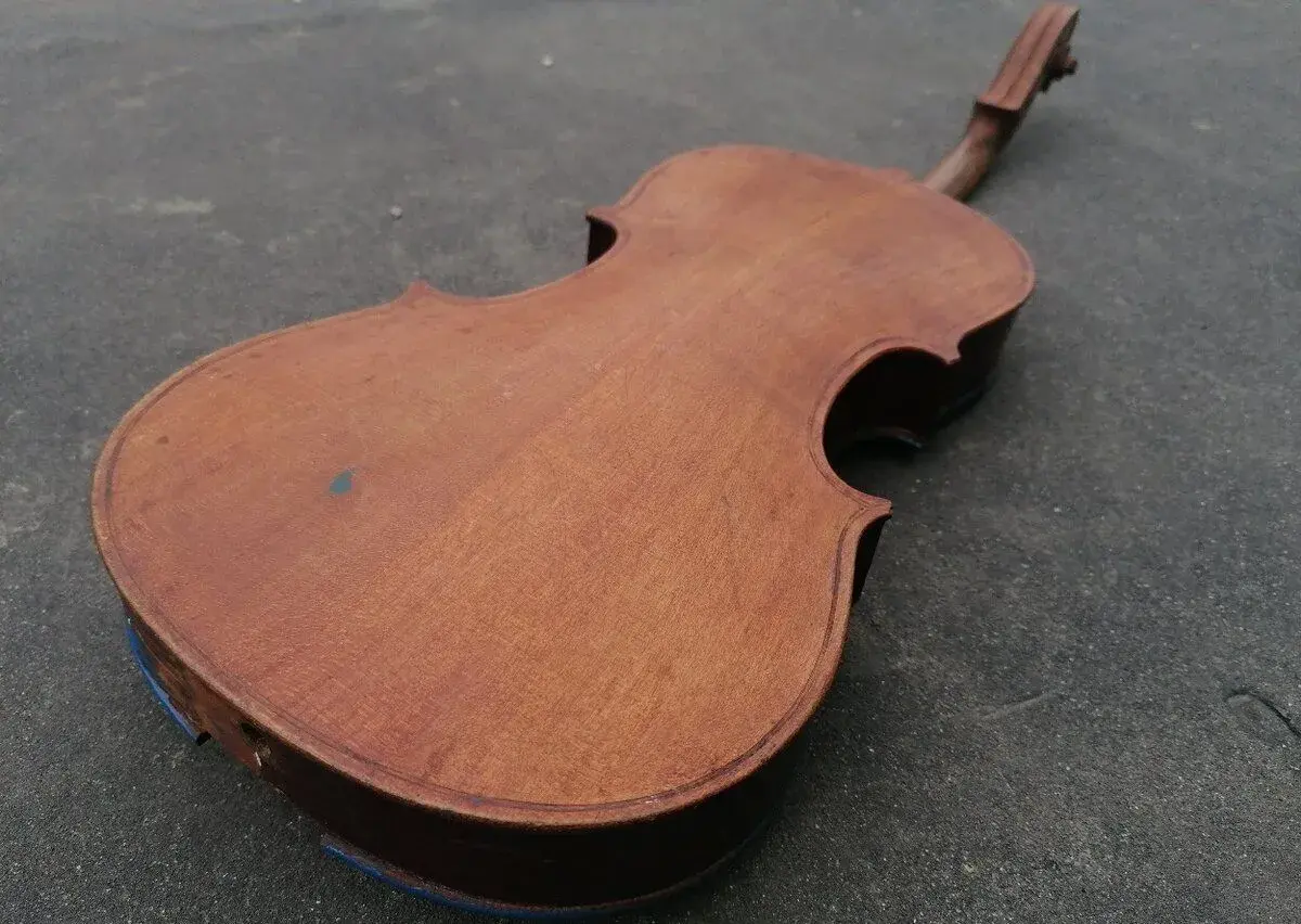 Starožitné husle Stradivarius