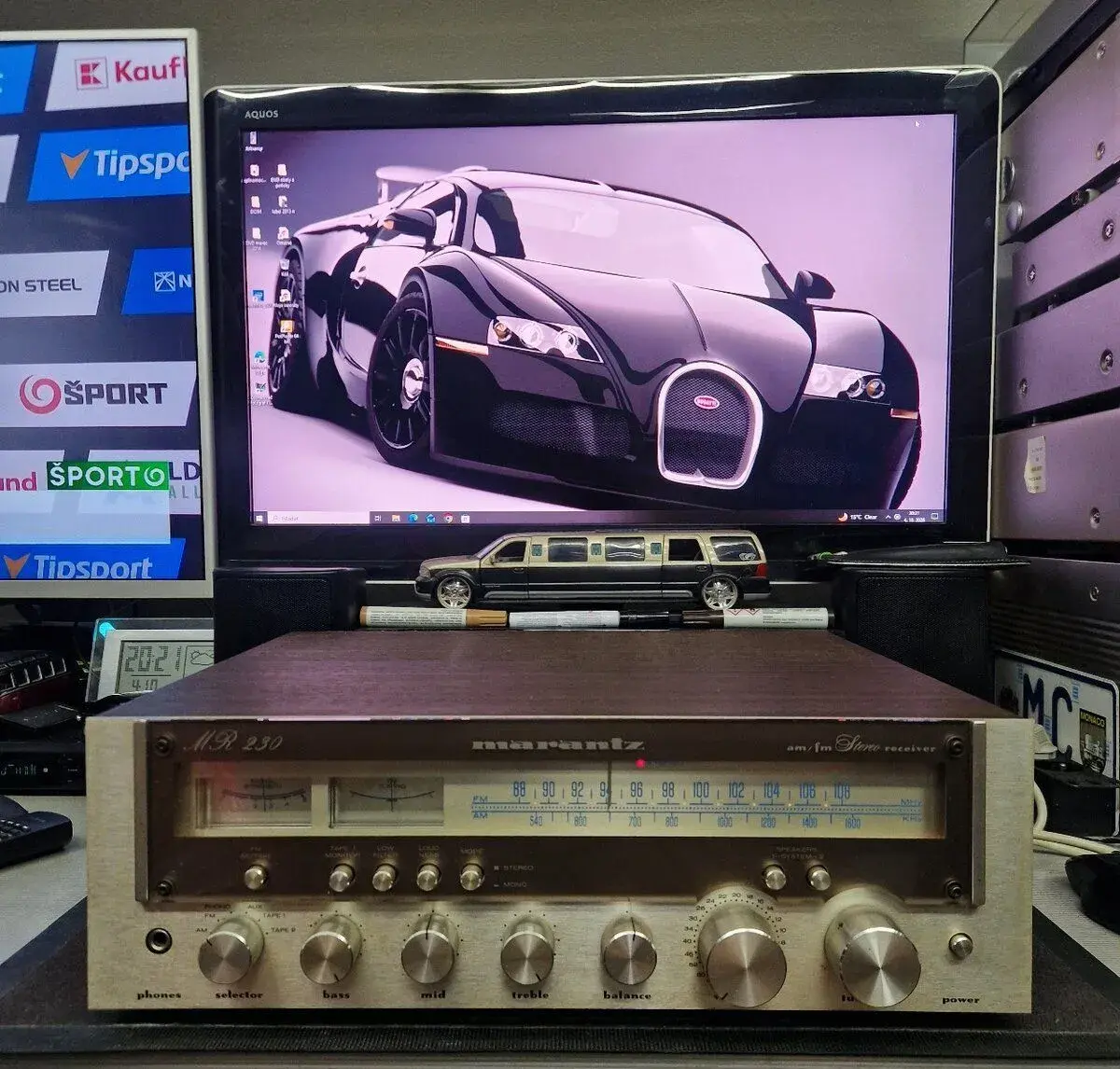 MARANTZ MR-230.FM/AM stereo receiver.