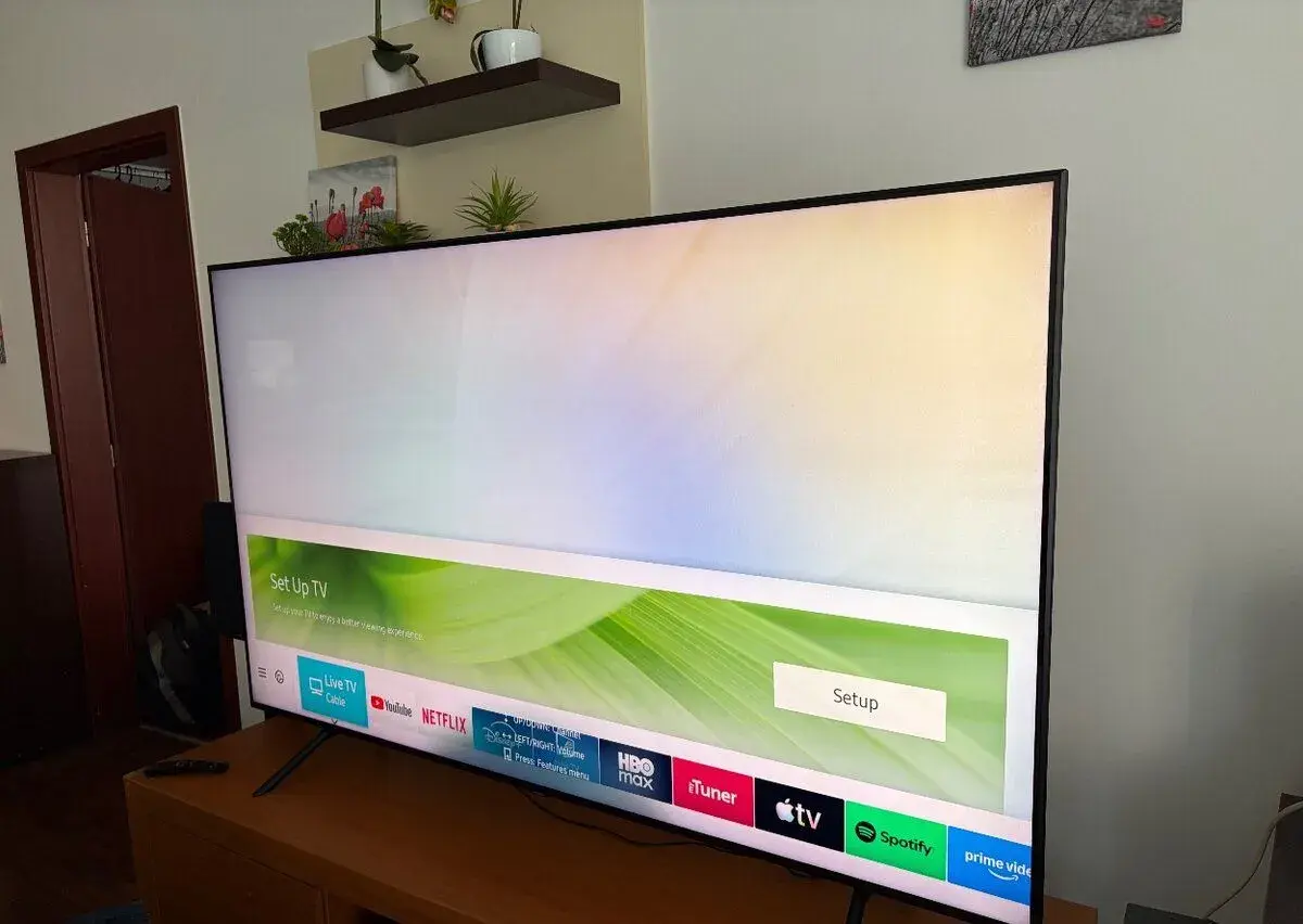 Samsung QLED 75” 4K Smart TV – QE75Q70R