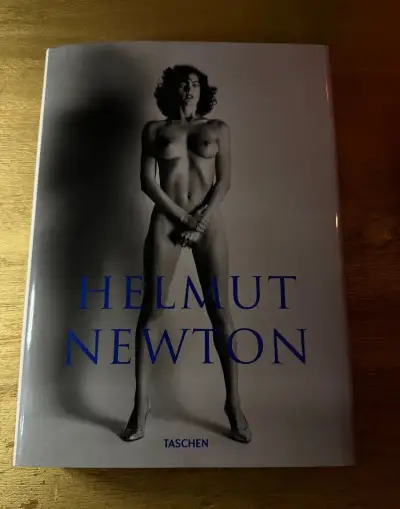 HELMUT NEWTON