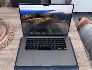 ✔️MacBook Air 15" ( máj 2024 ) M2 | 8 GB RAM | 256 GB SSD