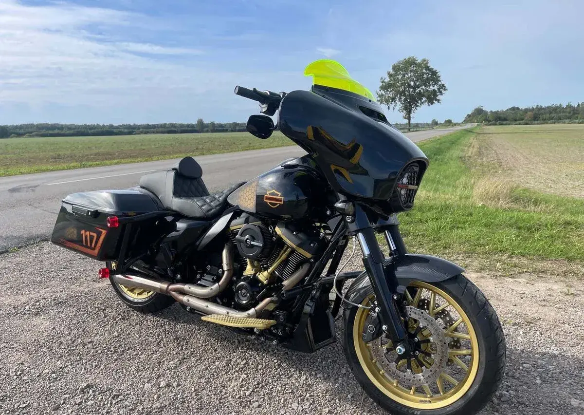 Harley Davidson Street Glide CVO