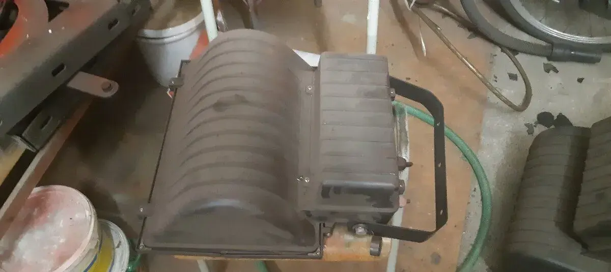 na predaj fungujúce svietidlá z priemyselnej haly 400 w