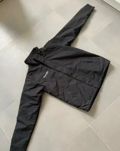Nová zimná bunda zn. Reebok