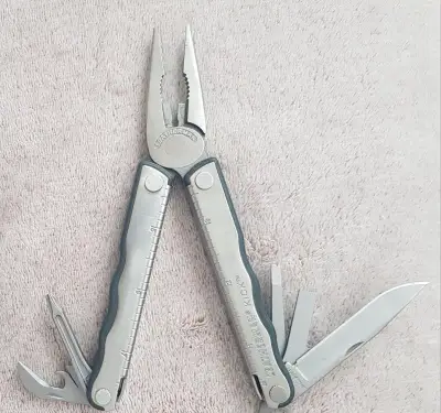 Leatherman kick