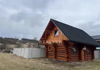 TUreality ponúkajú na predaj Zrubovú Chatu v obci Prosiek