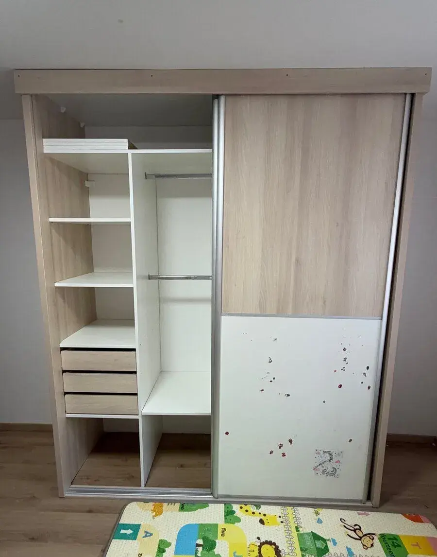 Detská šatníková skriňa s posuvnými dverami